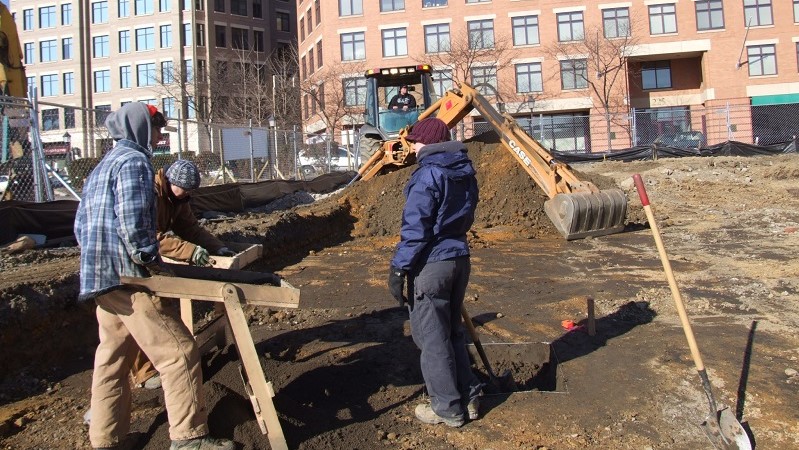 Archaeologists excavate the Bruin Slave Jail Site (44AX172). 