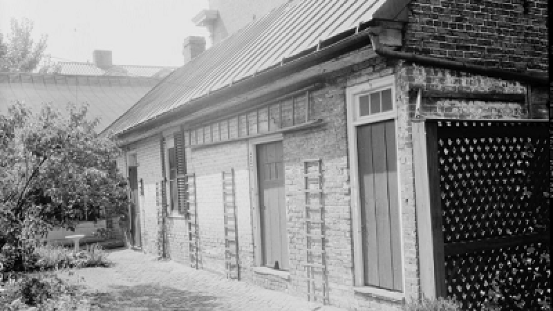 HABS photograph of the rear of the Murray-Dick-Fawcett House, 1930s