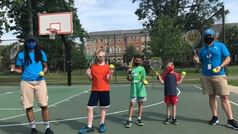 Summer tennis Ppl Playing Web Image