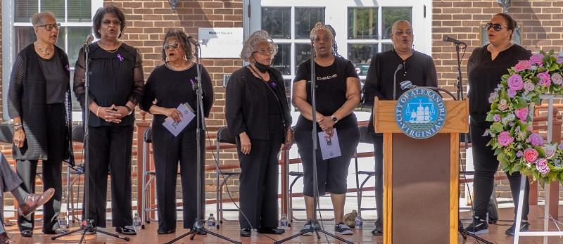 Beulah Baptist Church Choir sings in Market Square