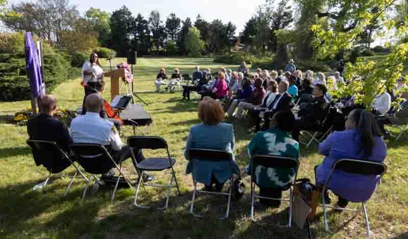 The remembrance ceremony with audience