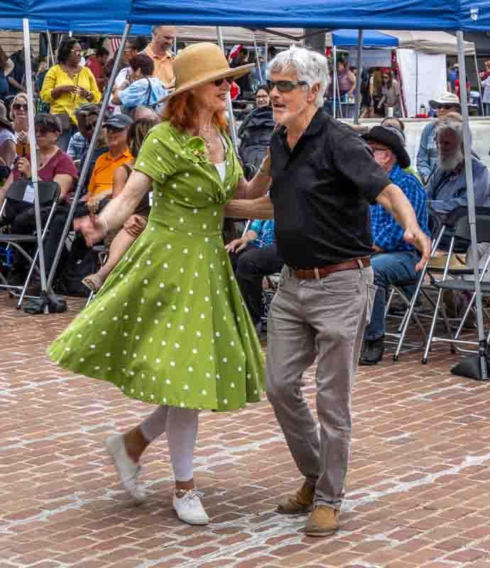 Swing dancers