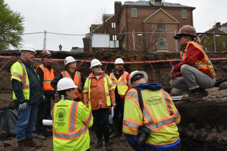 City Archaeologist, Eleanor Breen, talks with contract archaeologists at the Robinson Landing Site (44AX235).